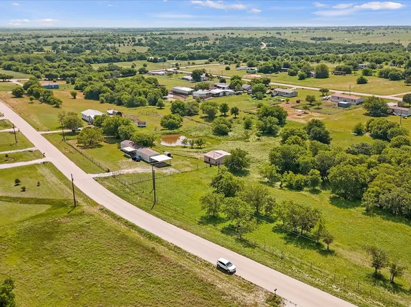 Branding Iron Rd, Rhome, TX 76078