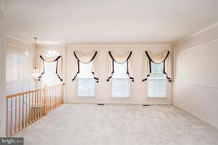 8359 Regal Oak Ct — Photo 4