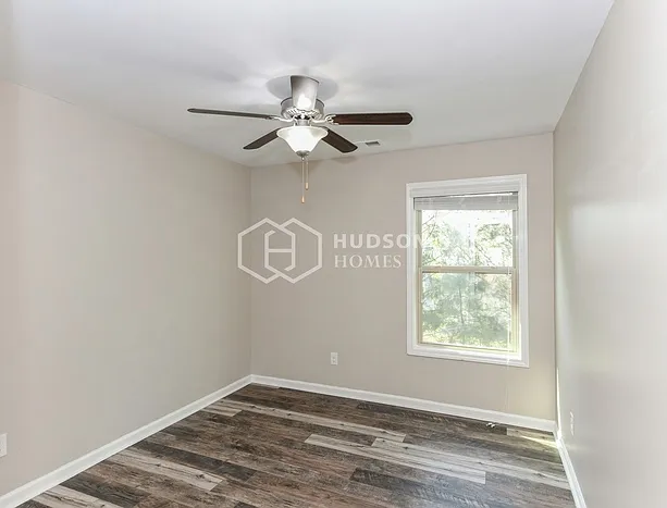 319 Lanier Ct — Photo 18