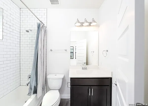1150 N Olive St — Photo 12