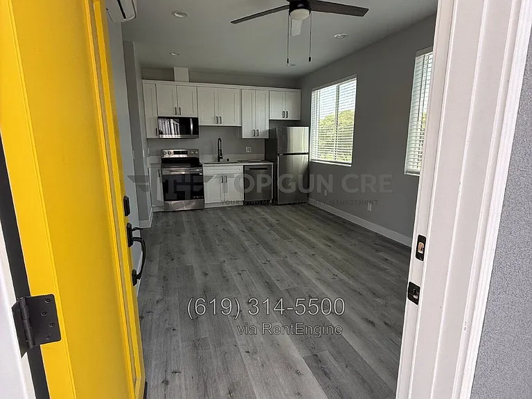 3120 Martin Ave — Photo 3