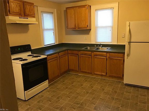 4th image of 1016 Anderson St APT 3