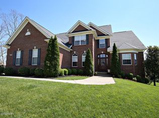 9002 Maddox Ct, Prospect, KY 40059