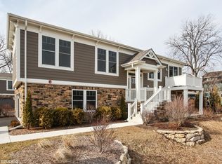 832 Chestnut St, Deerfield, IL 60015