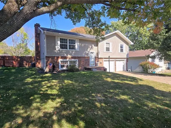 1023 Faustiana Dr, Maryville, MO 64468