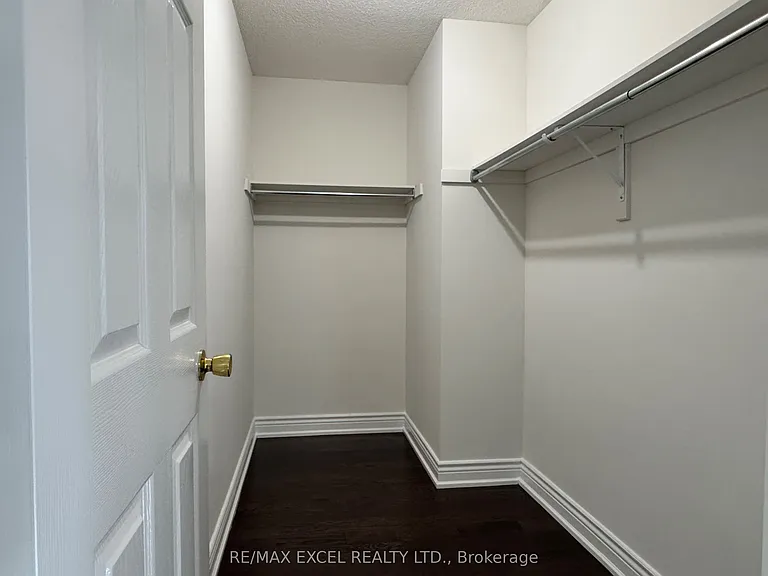 13 Brooksmill Ln — Photo 17