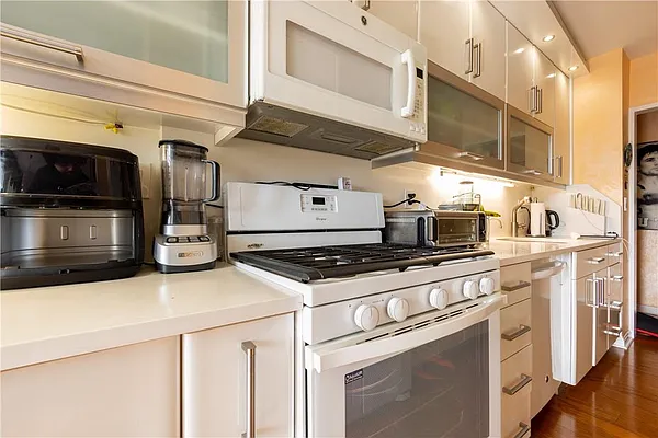 Sold by Remax Edge | media 29