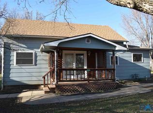 204 E 6th St, Colton, SD 57018