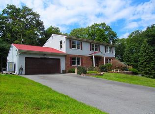 6 Reputation Dr, Chester, NY 10918