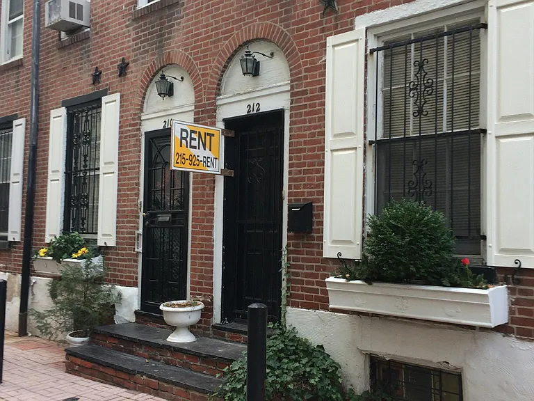 212 N Clarion St — Photo 37