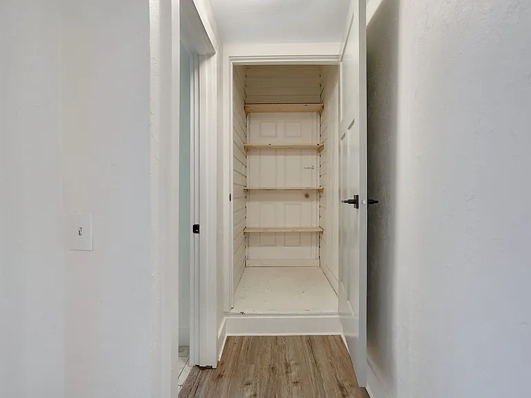 1204 Commercial St NE — Photo 15