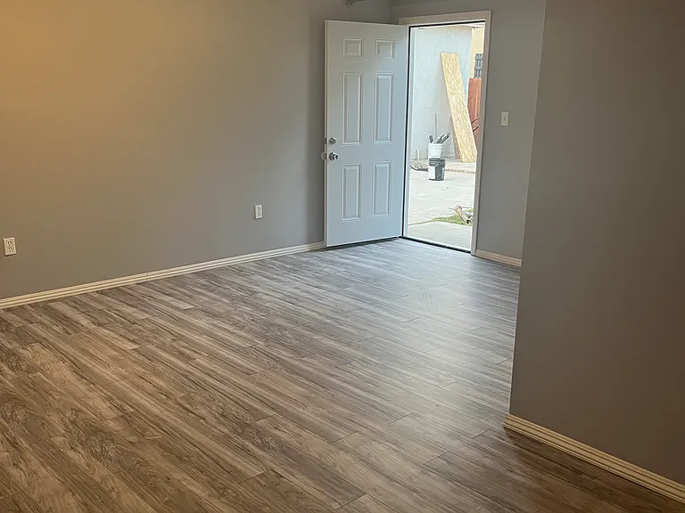 5988 Greenfield Ave — Photo 5