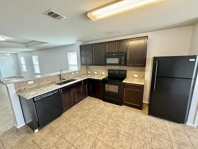 5816 Knoll Pines Pass — Photo 7