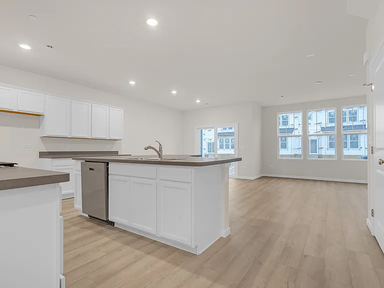 5913 Hawkweed Dr — Photo 2