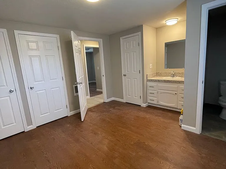 Churchill Village Apartments — Photo 92