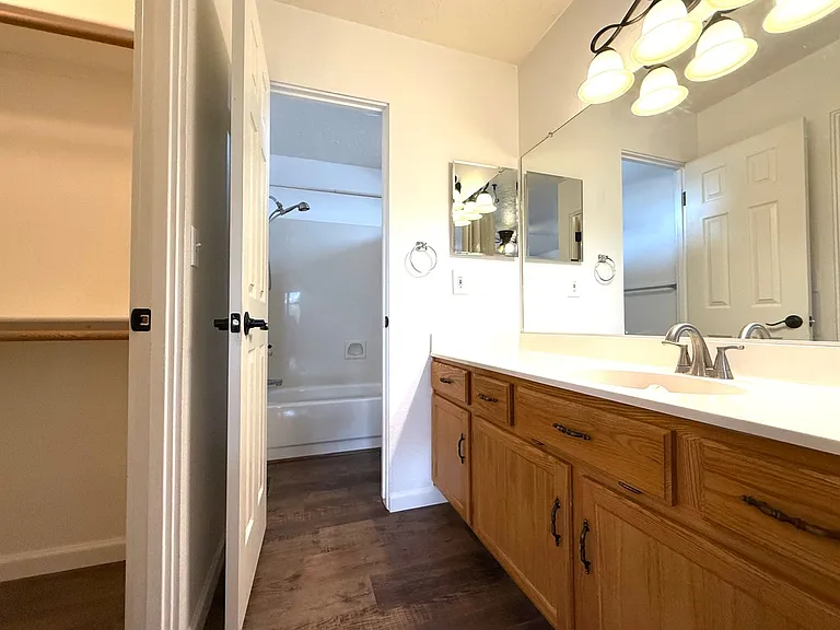 1808 Reading Ln — Photo 11