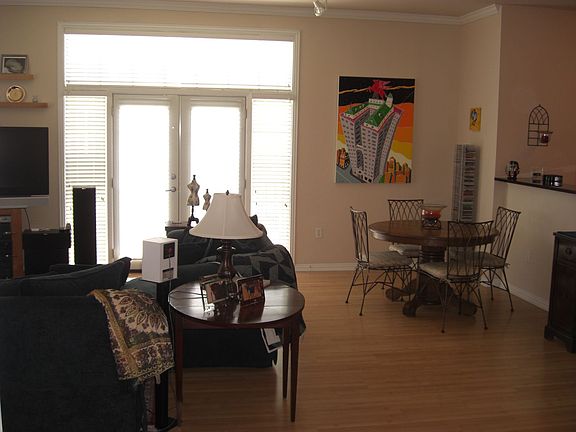 Living Room/Dining
