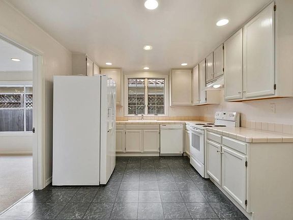 5th image of 1150 Osborn Ave