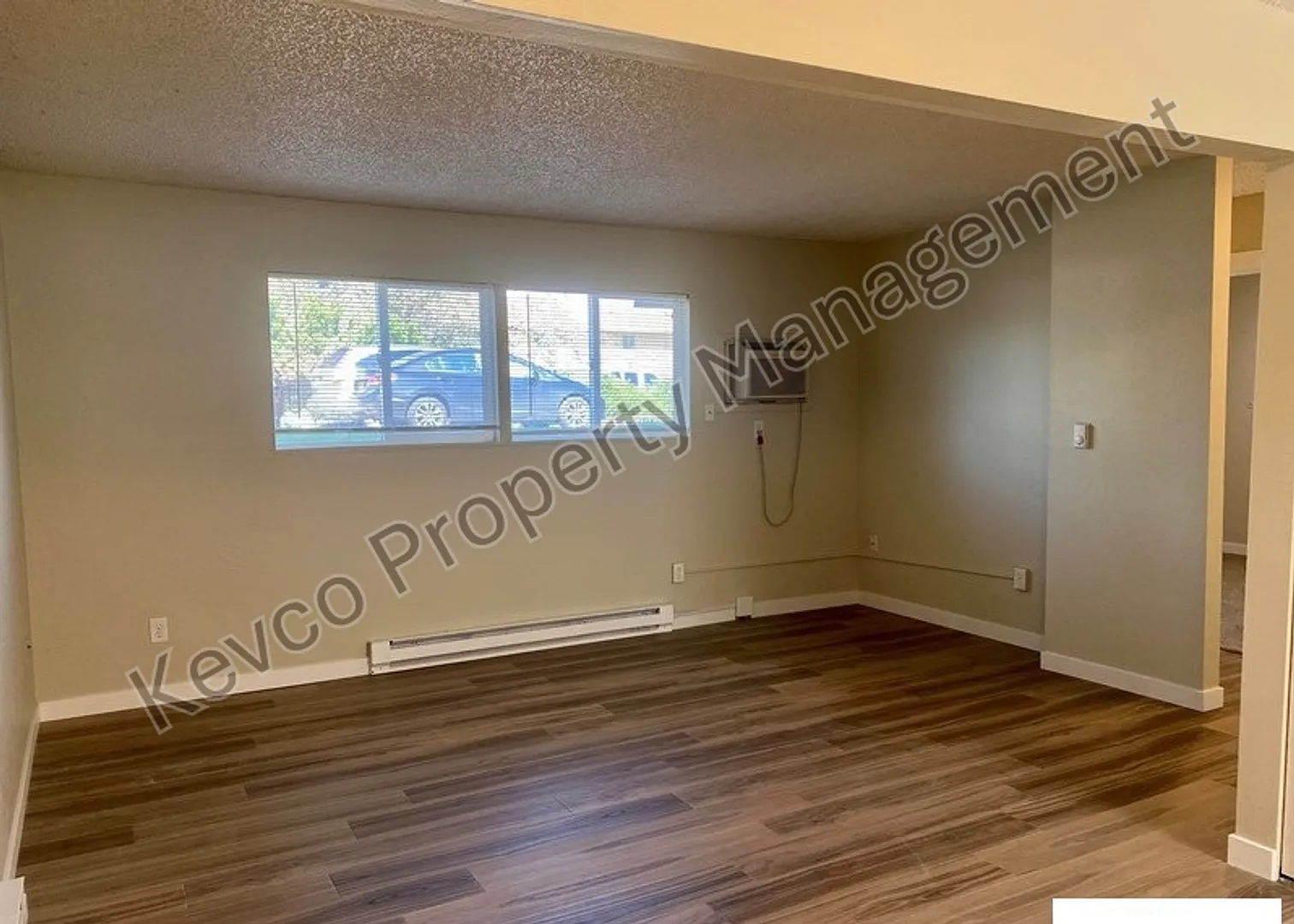 1812 Pecan St — Photo 2