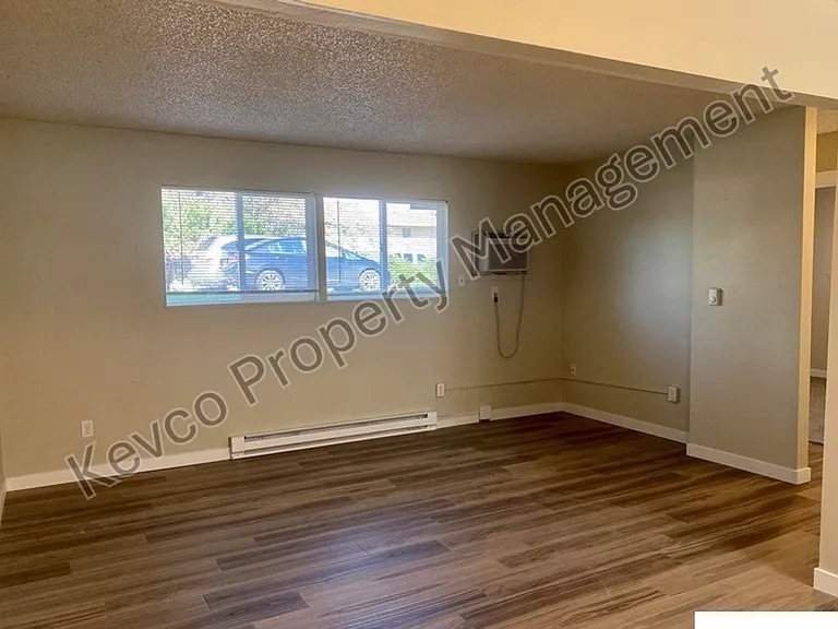1812 Pecan St — Photo 12