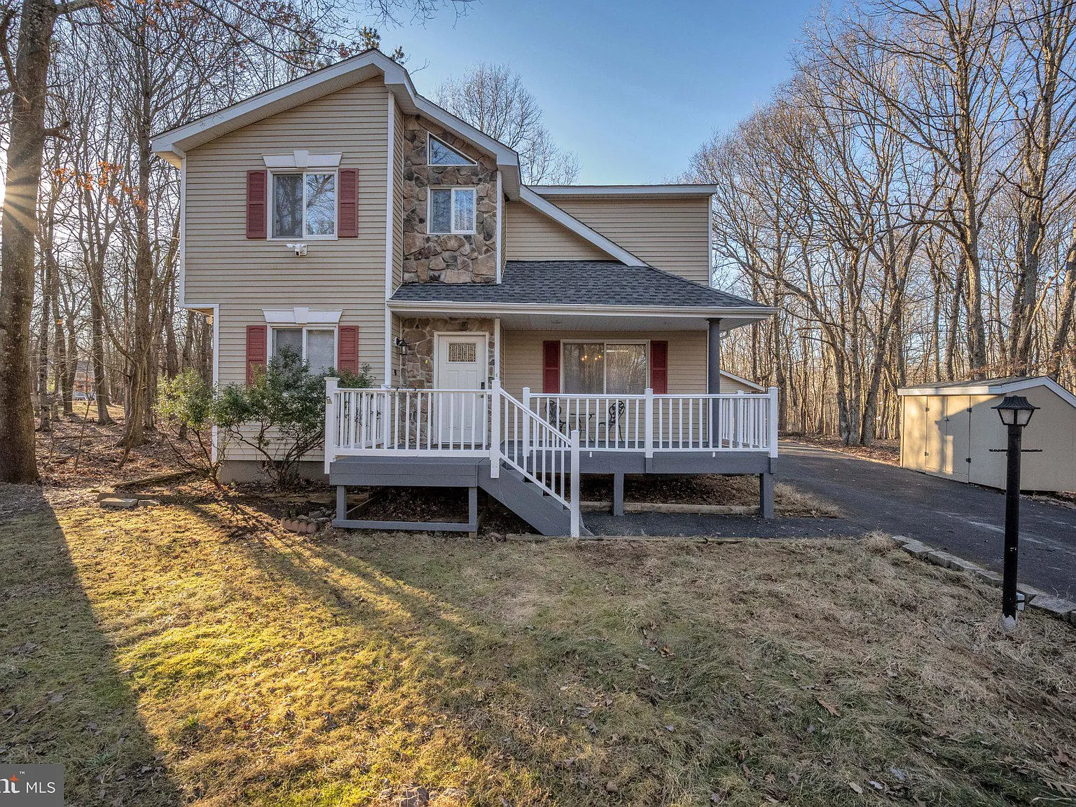 4 bed, 2.5 bath, 1721 sqft, $2,700 — Photo 2