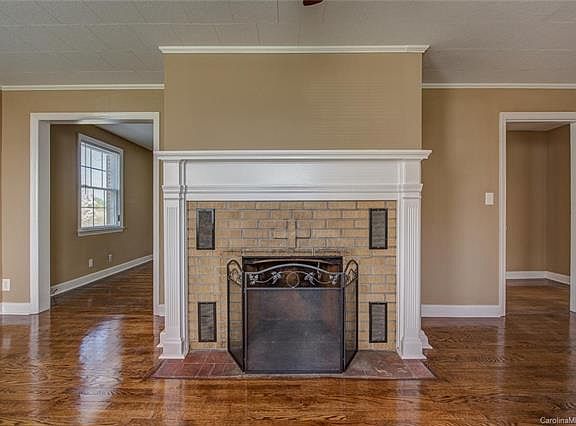 4th image of 1105 Poston Cir