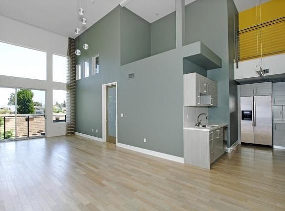 2nd image of 12837 Moorpark St Unit 304