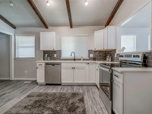 7301 Kings Manor Ct, Oklahoma City, OK 73132