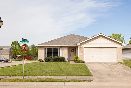 1118 Water Oak Way Photo 1