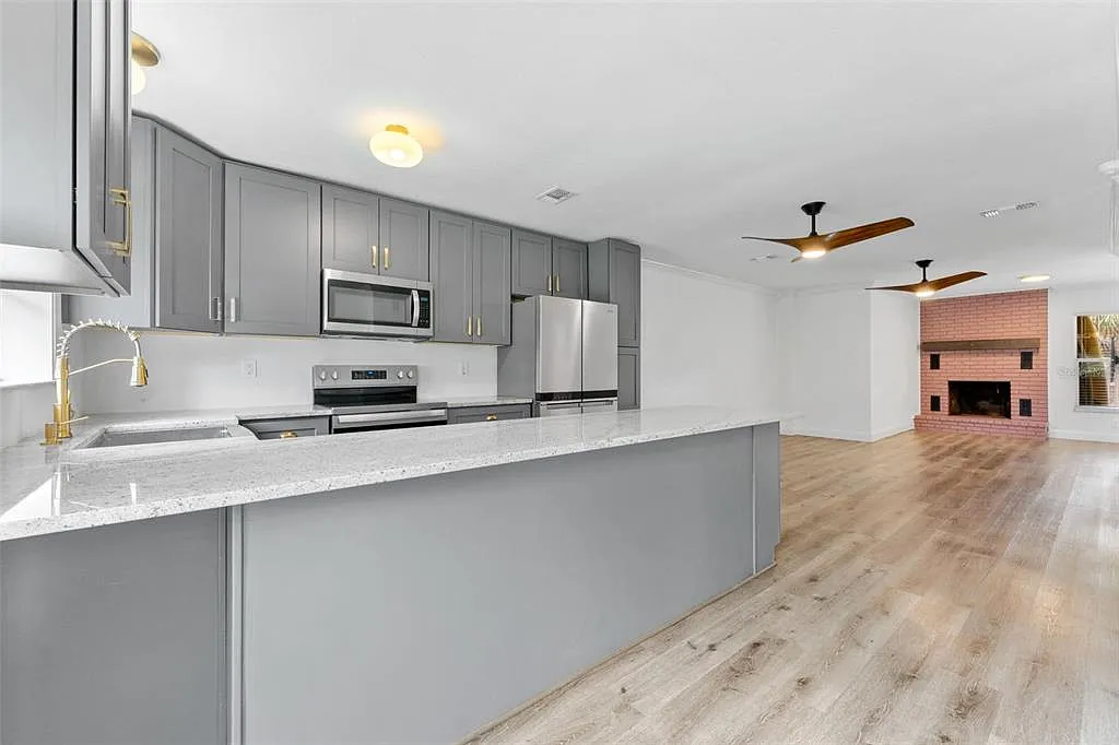 3 bed, 2.0 bath, 1536 sqft, $2,700 — Photo 4