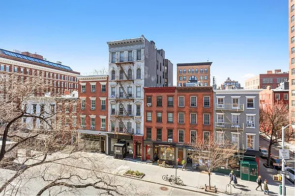 Sold by Digs Realty Group | media 20