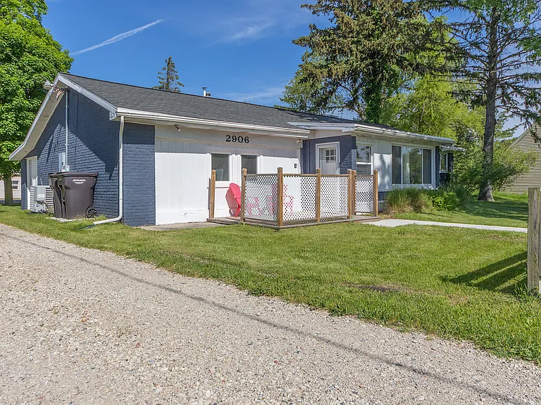 2906 Blue Star Hwy #1 — Photo 2