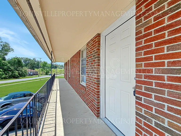 160 W Blue Lick Rd #8 — Photo 2