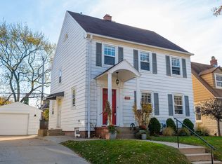 6115 W Wells St, Wauwatosa, WI 53213