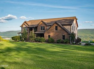 2342 Teaberry Ln, Lock Haven, PA 17745
