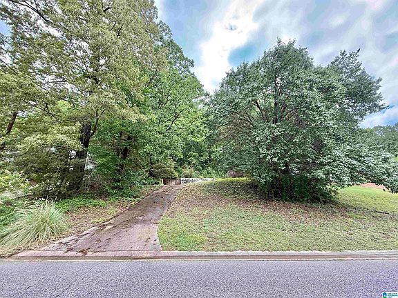2nd image of 1046 Independence Ct #58