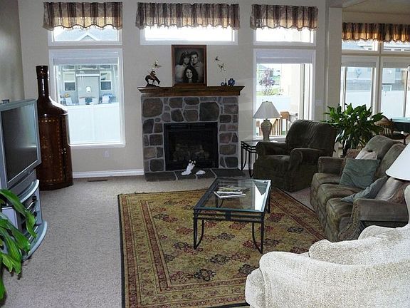 custom fireplace & mantel