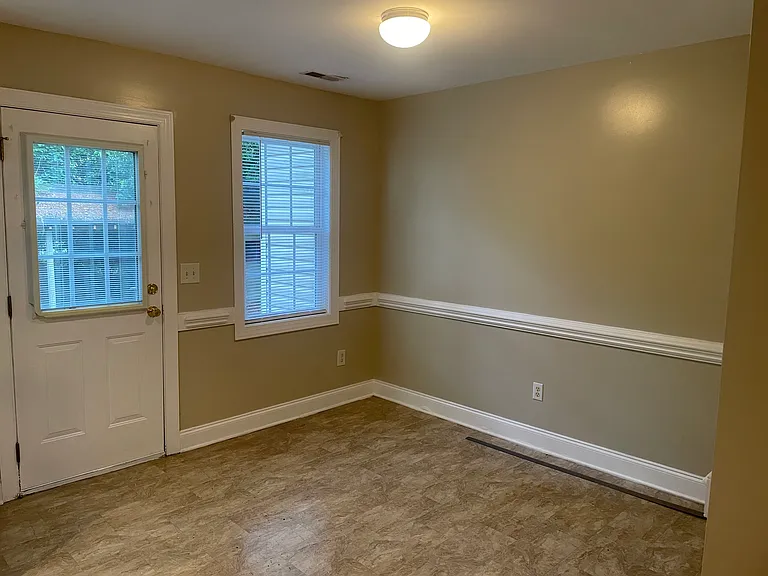 113 Charlotte Ave — Photo 6