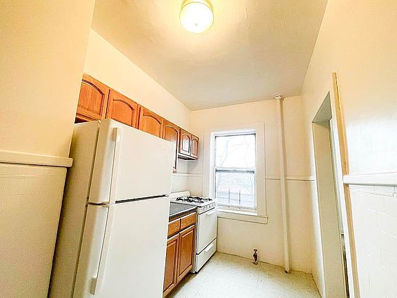 3rd image of 40-07 67th St #4