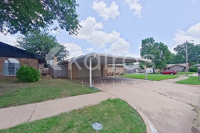3 bed, 2.0 bath, 1754 sqft, $1,775 — Photo 2