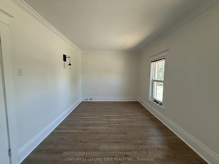 485 Albert St — Photo 21