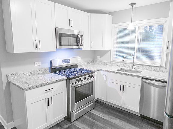 4th image of 716 Woodlawn Ave