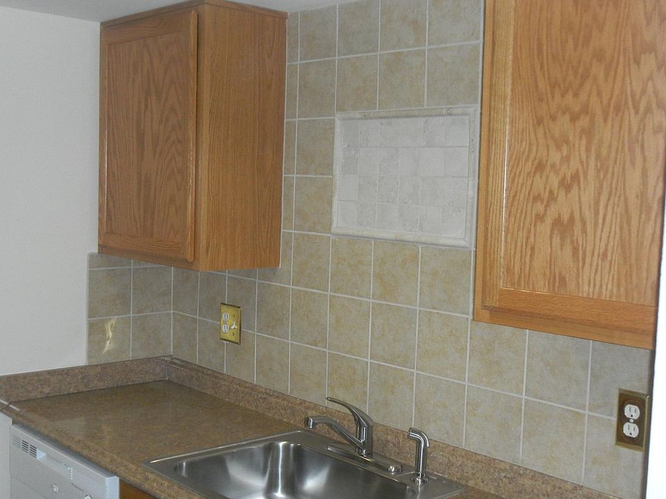 1st image of 6975 Carriage Hill Dr APT 104