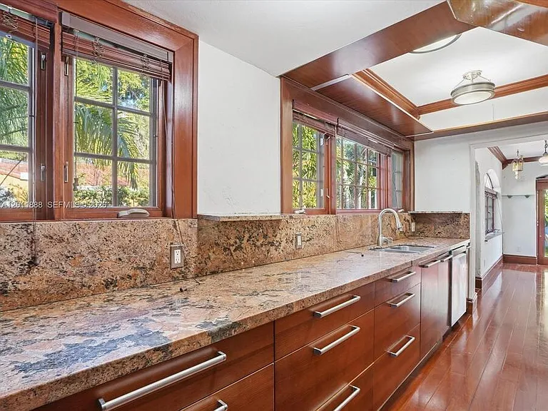 1137 Asturia Ave — Photo 41