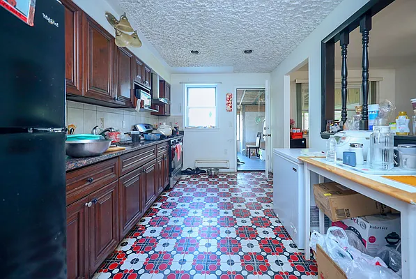 Sold by Remax Edge | media 6
