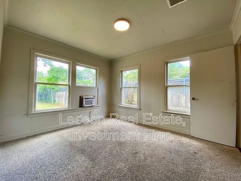 1416 Natalie St — Photo 17