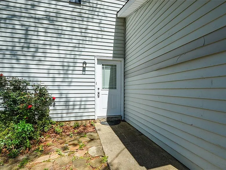 160 Timber Creek Ln SW — Photo 4