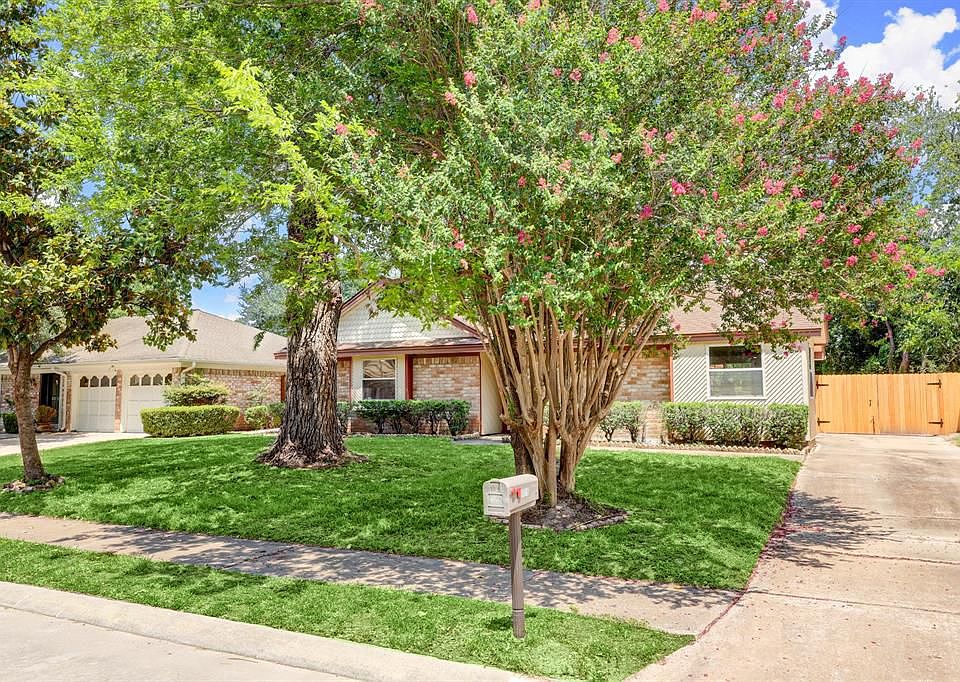 1st image of 9006 Stone Brook Ln