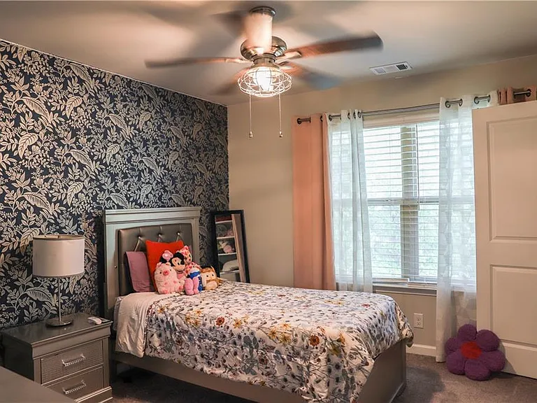 402 Mulberry Row SE — Photo 13