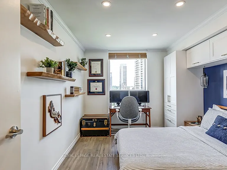 77 Maitland Pl #Penthouse 23 — Photo 15